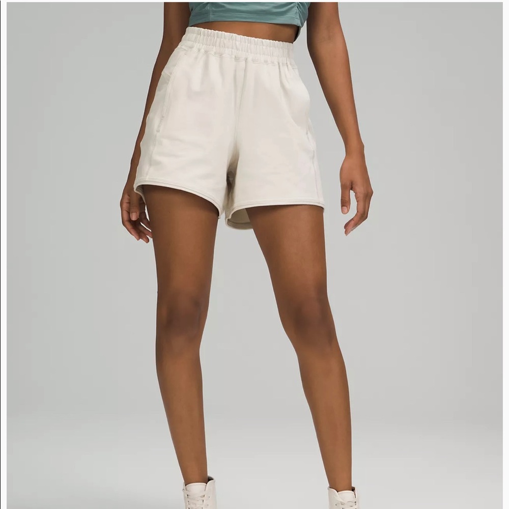 Lululemon LA Side Panel Short - Picture 3 of 5